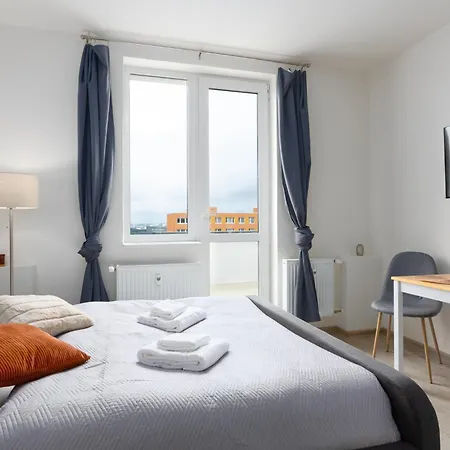 Apartmán U Metra S Terasou