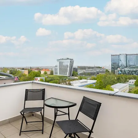 Apartament U Metra S Terasou *